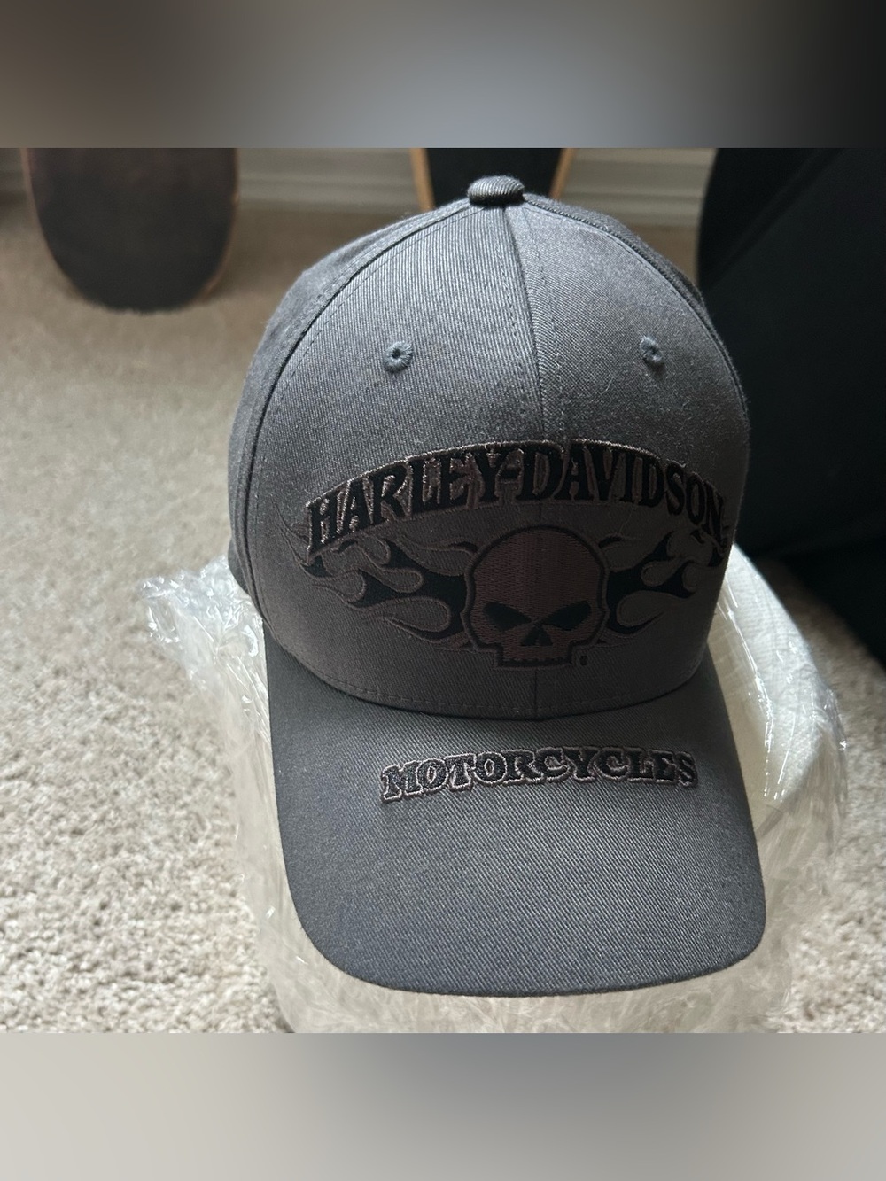 Harley-Davidson Flexfit
Skull Embroidered Cap - Picture 3 of 10